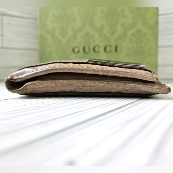 Gucci Leather Monogram Bi Fold Wallet in Beige and Silver - Picture 5 of 15